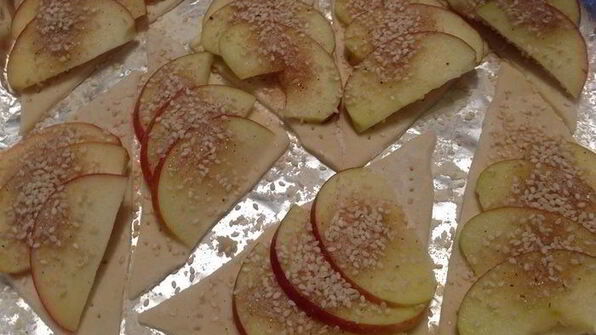 французский хрустящий тарт с яблоками и корицей