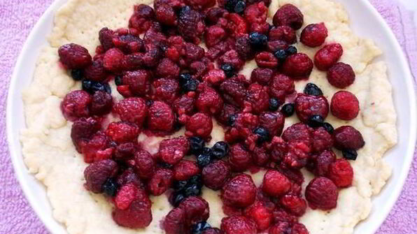 малиновый тарт с белым шоколадом