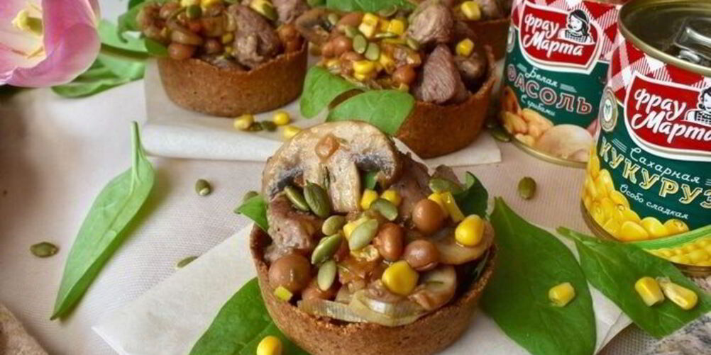 Рецепт мини-тартов с салатом из индейки и овощей