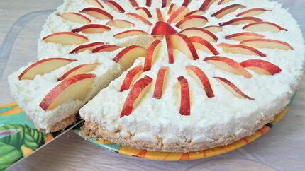 Тарт без выпечки с творогом и нектаринами