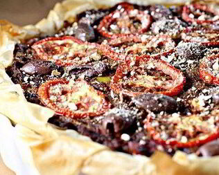 Тарт с печеными баклажанами и сладким перцем