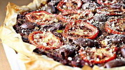 Тарт с печеными баклажанами и сладким перцем