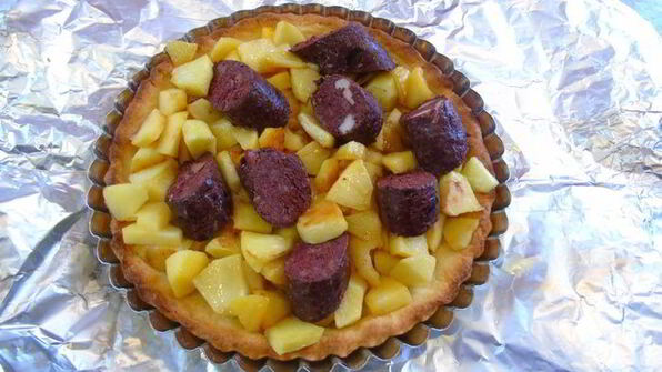 тарт с яблоками и boudin noir