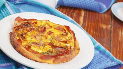 Тарт татен с грибами, зеленой фасолью и беконом