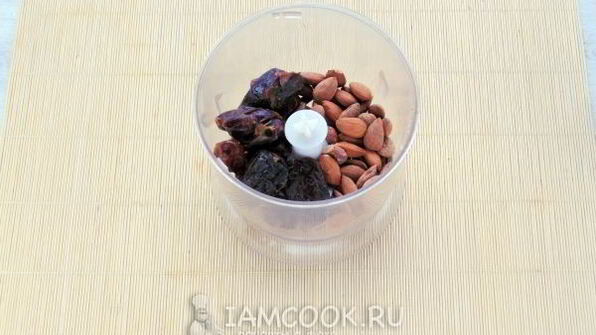 вегетарианский тарт с бананом и авокадо