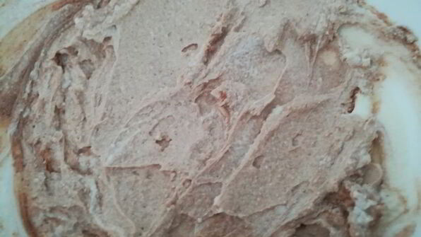 тосты с рикоттой, грушей и клубникой