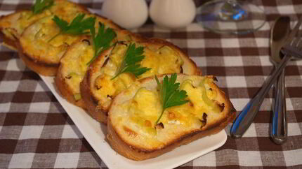 Запеченные тосты с паприкой