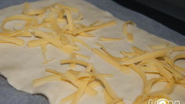 яичница на слоеном тесте