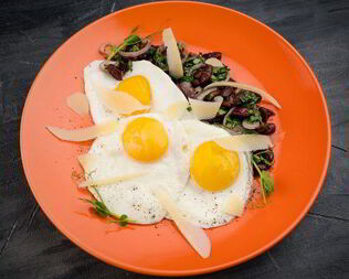 Яичница с фасолью