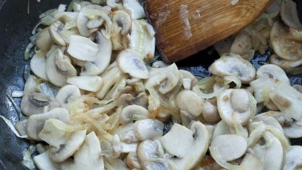 яичница с грибами