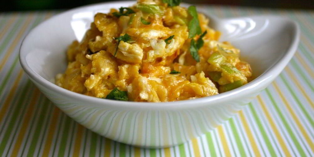 Рецепт яичницы с луком