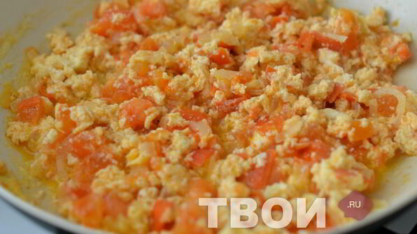 яичница с помидорами