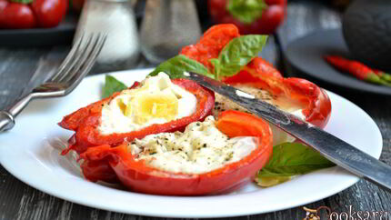 Яичница в перце в микроволновке