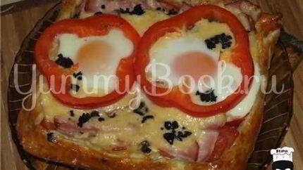 Яичница в слоеном тесте