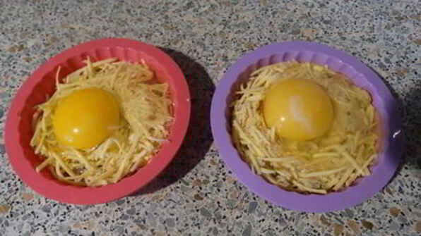 запечённая глазунья с вялеными томатами