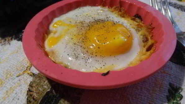 запечённая глазунья с вялеными томатами