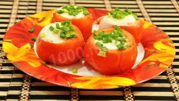 яйца в помидоре жареные