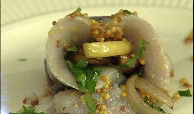 Закуска из селедки с яблоками