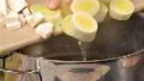 заливное из белой рыбы в свекольном желе