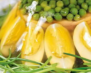 Заливное из куриной грудки и яиц