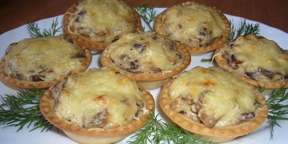 Рецепт грибного жульена в песочных тарталетках