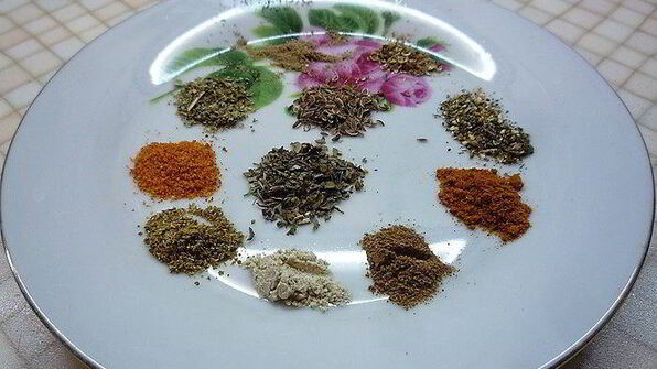 куриный жюльен с грибами и специями