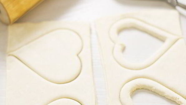 слоеные сердечки с жюльеном из креветок