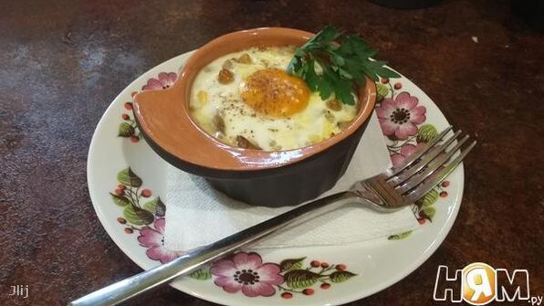 жульен из грибов под яйцом