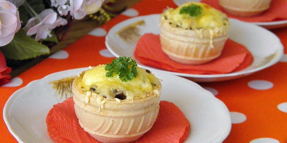 Рецепт жульена в тарталетках с грибами и курицей