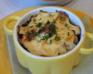 Жюльен из курицы с маслинами