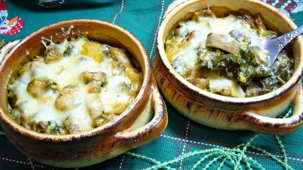 жюльен с грибами и шпинатом