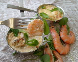 Жюльен с креветками и мидиями