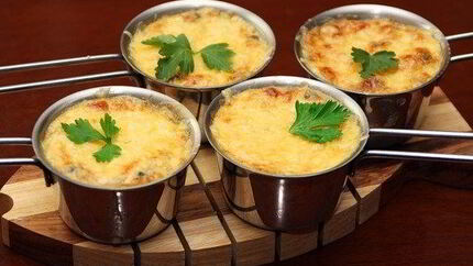 Жюльен с курицей и вешенками